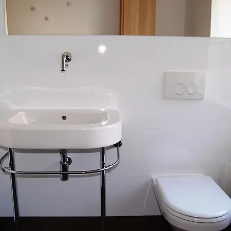 Schoener Wohnen Im Denkmal - Grosszuegig Geschnitten, Kostenfreies Wlan