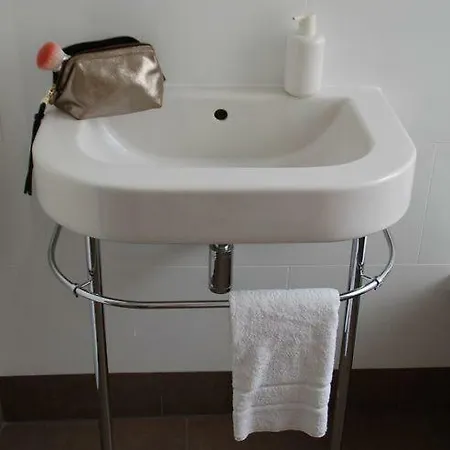 Schoener Wohnen Im Denkmal - Grosszuegig Geschnitten, Kostenfreies Wlan *