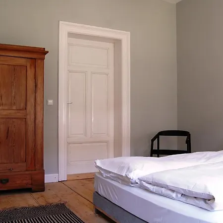 Schöner Wohnen Im Denkmal - Großzügig Geschnitten, Kostenfreies Wlan