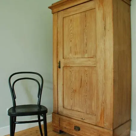 Schöner Wohnen Im Denkmal - Großzügig Geschnitten, Kostenfreies Wlan Apartamento