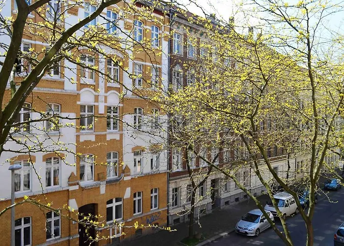 Schoener Wohnen Im Denkmal - Grosszuegig Geschnitten, Kostenfreies Wlan Leipzig