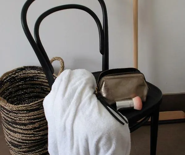 Schoener Wohnen Im Denkmal - Grosszuegig Geschnitten, Kostenfreies Wlan *